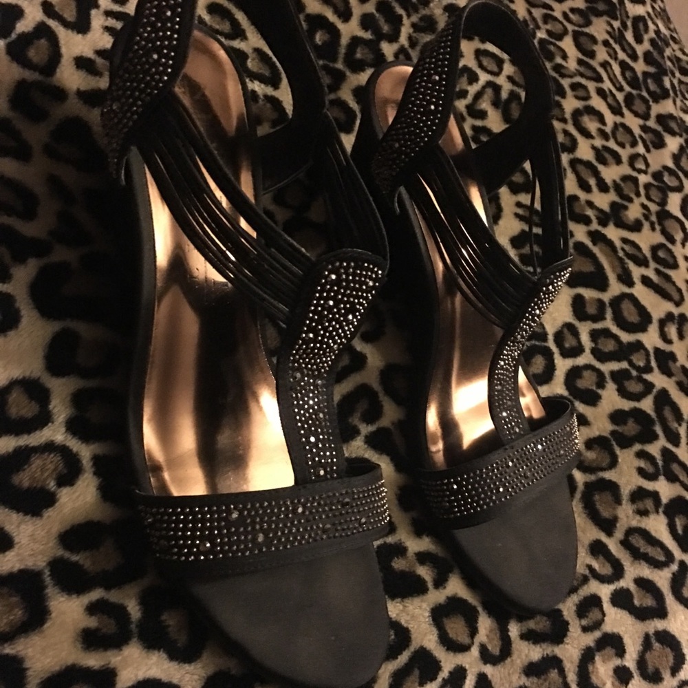 Sandals - Picture 2 of 2